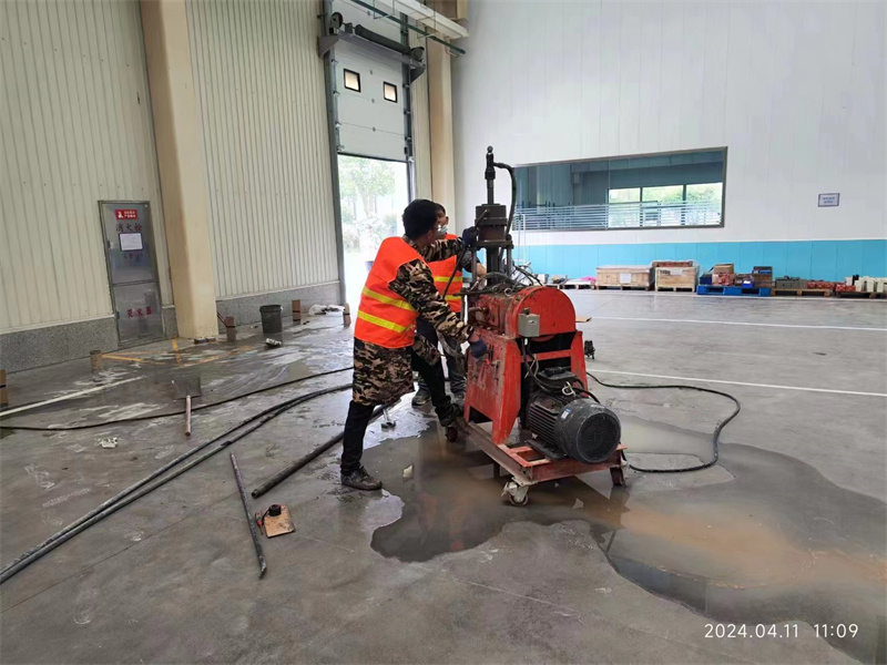 纳溪厂房地面下沉塌陷注浆加固施工